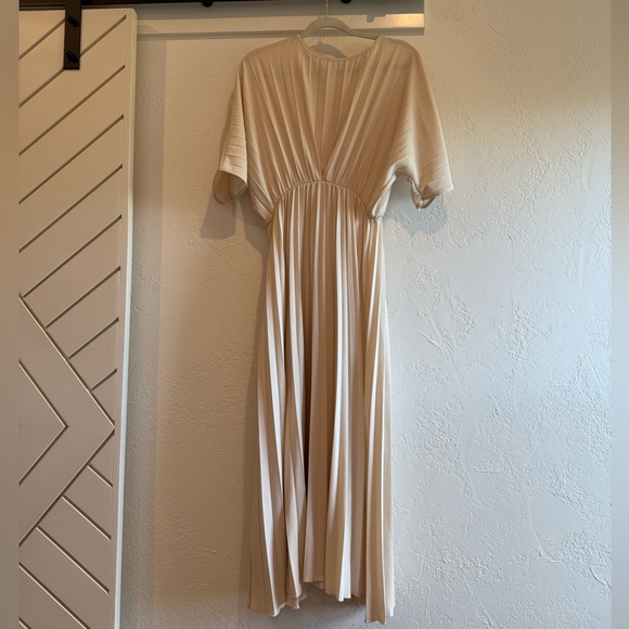 MANGO pleated Cream Maxi Dress Size 4 - Picture 4 of 6